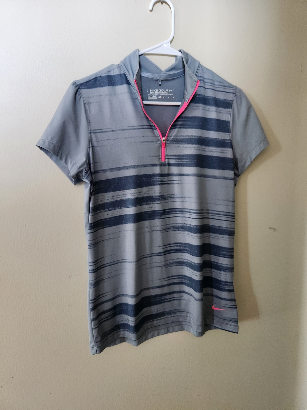 Nike Women’s Gray Stripe Short-Sleeve Golf Polo with Pink Zip